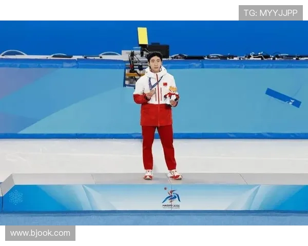 林孝埈孙龙同组角逐1500米