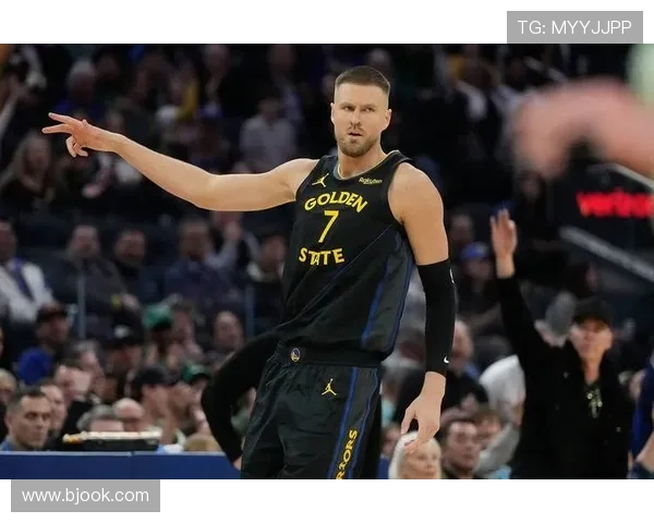 波津强势表现早退三节犯规多 波津强势表现早退三节犯规多